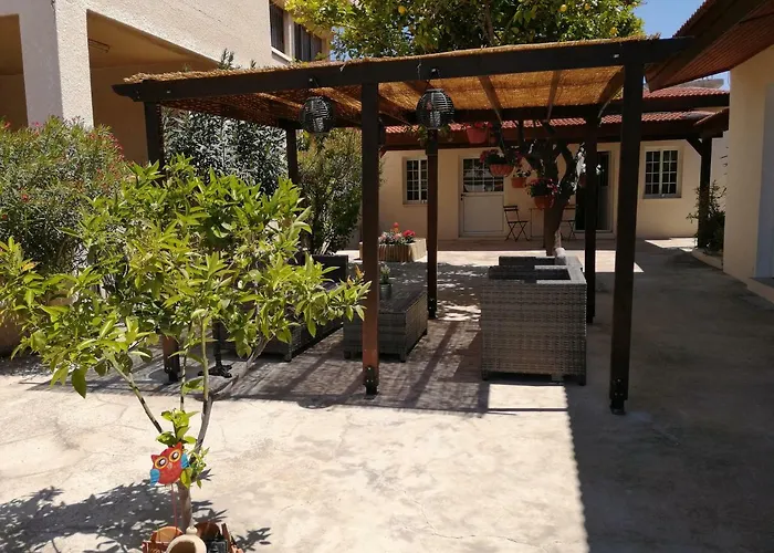 Lemon Tree Courtyard Дом отдыха Ларнака