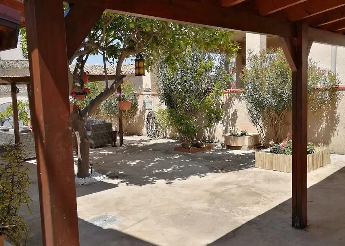 Lemon Tree Courtyard Ларнака