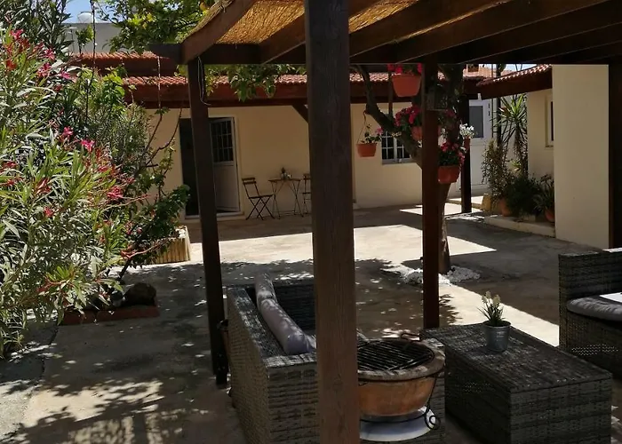 Lemon Tree Courtyard Ларнака