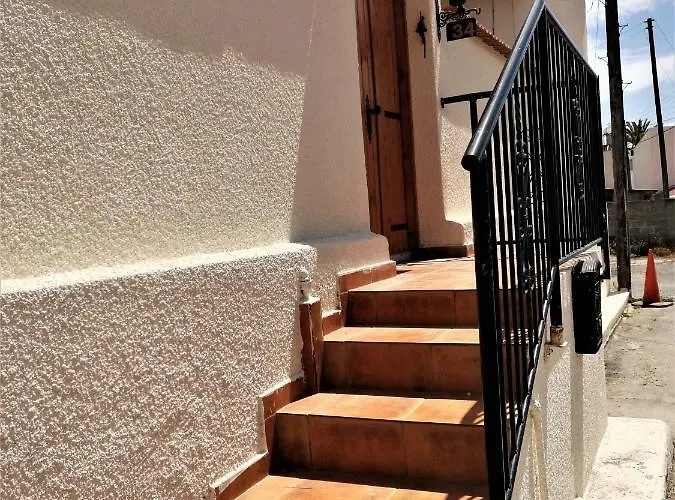 Case de vacanță Lemon Tree Courtyard Larnaca