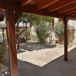 Lemon Tree Courtyard لارنكا