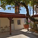 Lemon Tree Courtyard Сasa de vacaciones