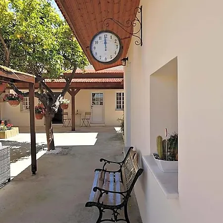 Lemon Tree Courtyard Case de vacanță Larnaca