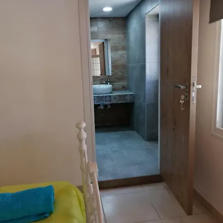 Lemon Tree Courtyard Holiday home *