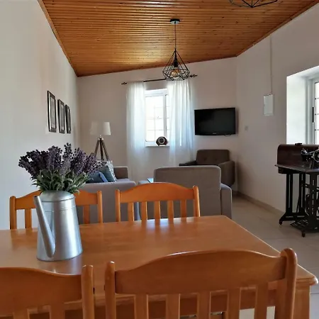 Lemon Tree Courtyard Holiday home *