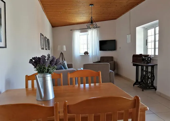 Lemon Tree Courtyard Holiday home *